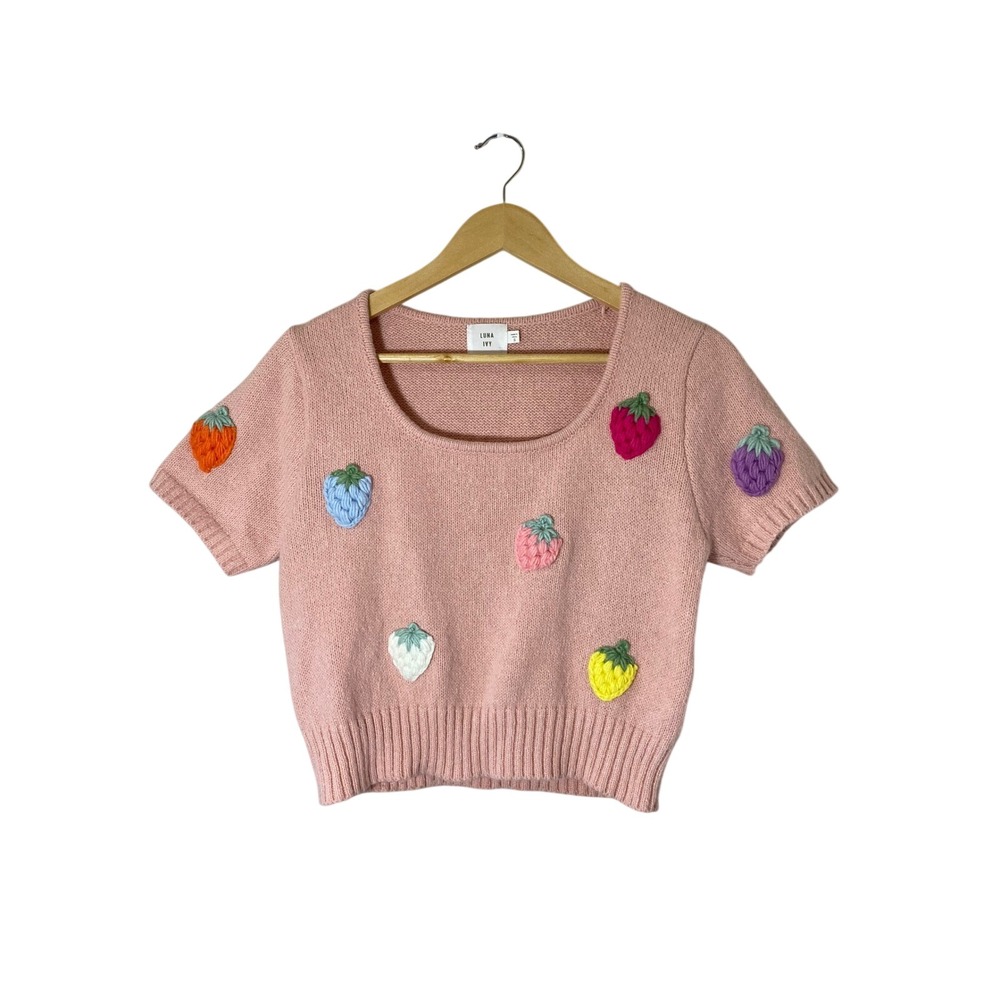 Luna Ivy Pink 3D Crochet Strawberry Short Sleeve Knit Cropped Sweater Small
